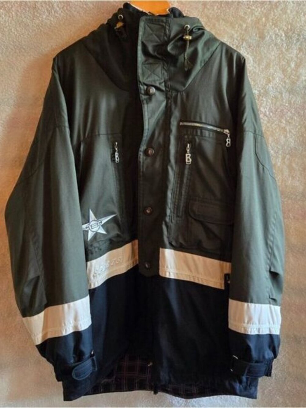 Bogner Sports Green and Black Ski Jacket with White Accents Sz 44